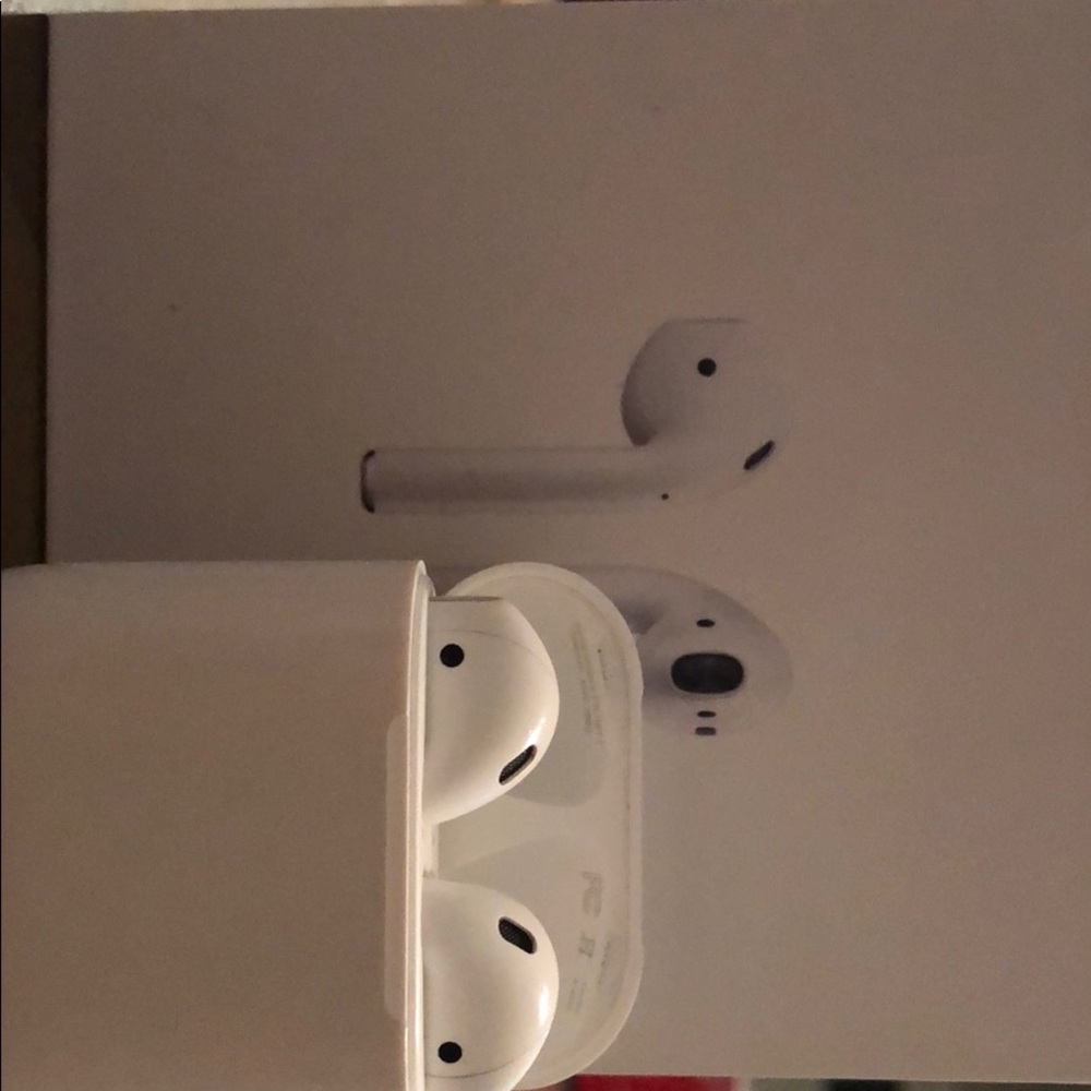 Apple AirPods Gen 1